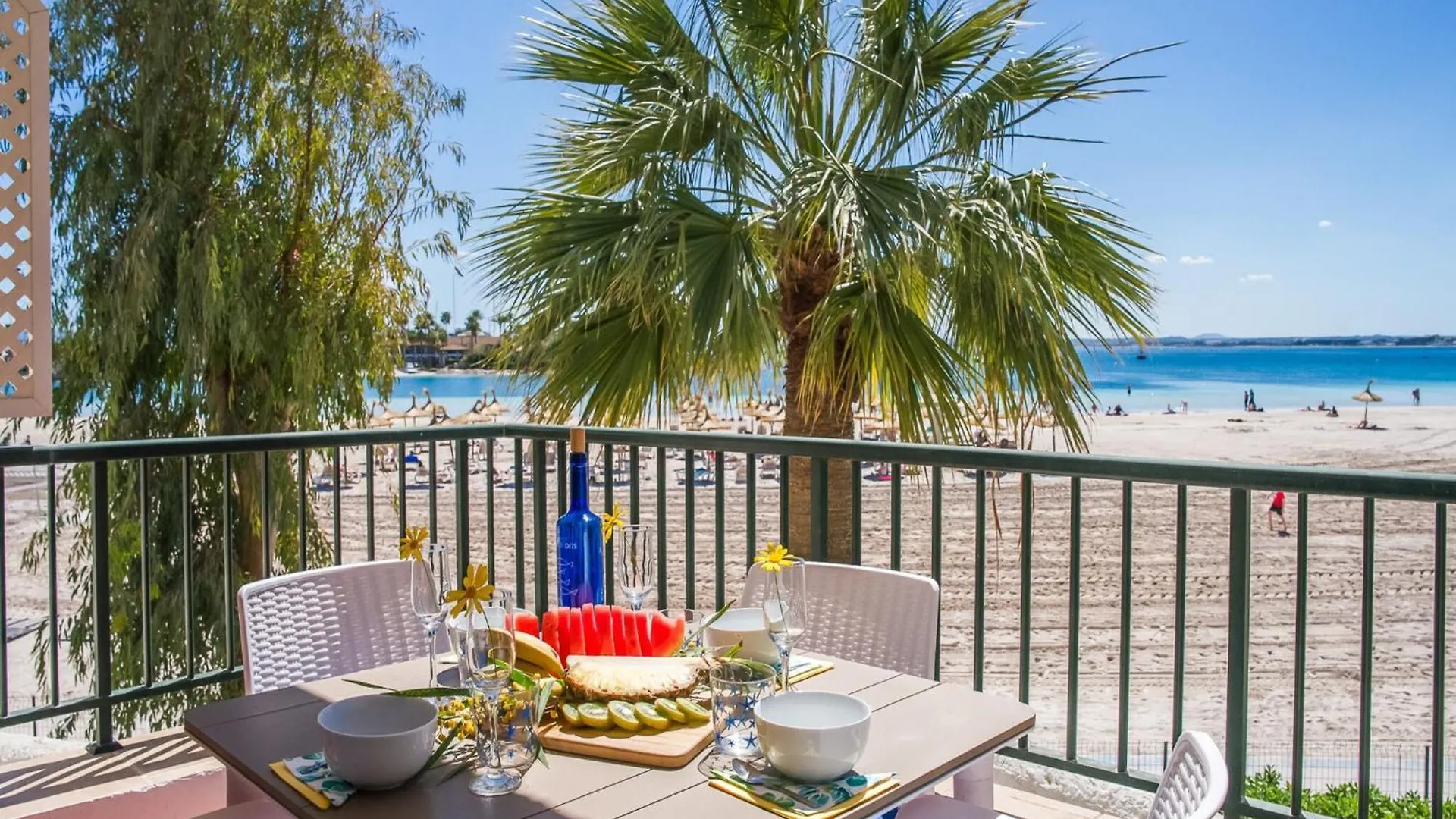 Charming Sea View Apartment In Alcudia