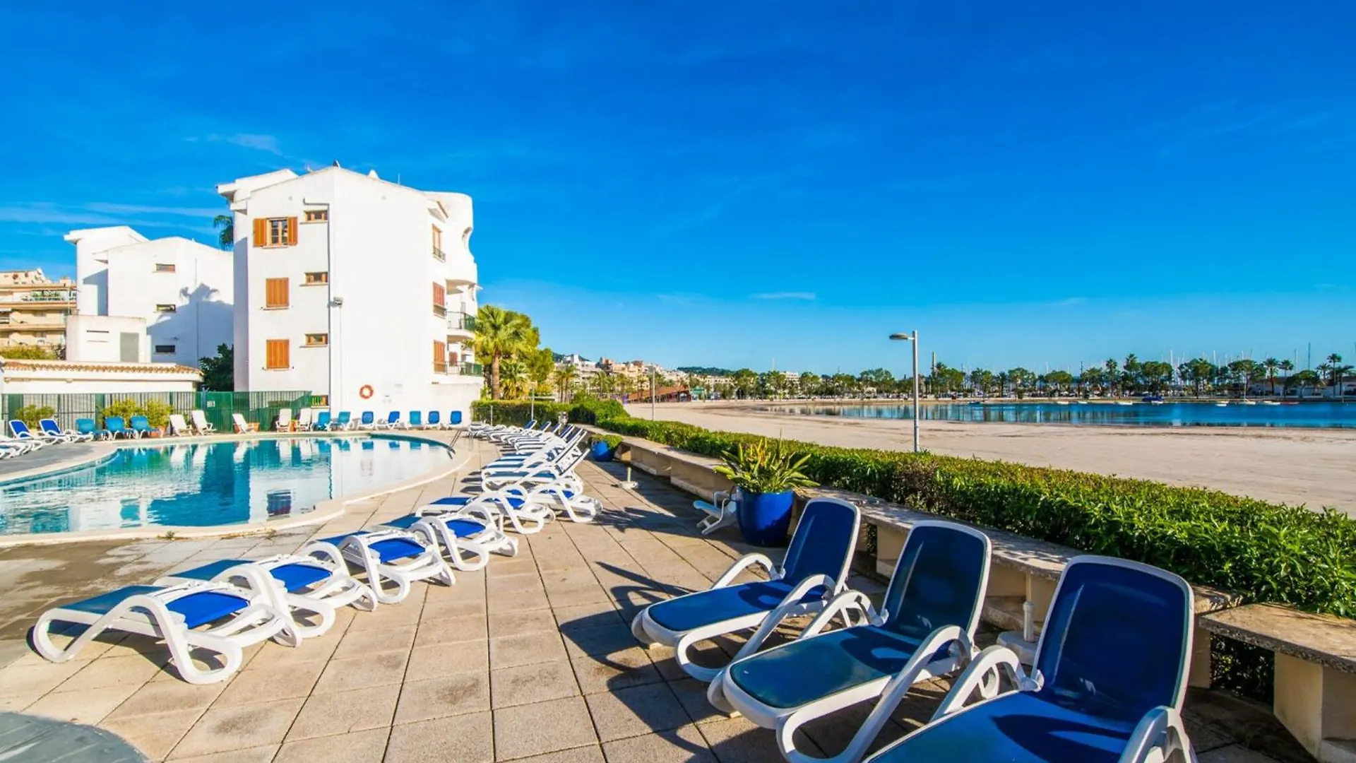 Charming Sea View Apartment In Alcudia