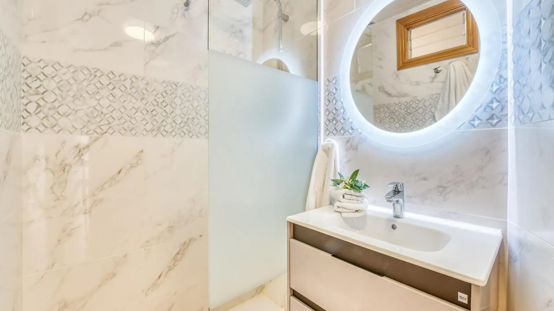 Charming Sea View Apartment In Alcudia